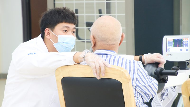 养老项目加盟代理，如何规避潜在风险？**