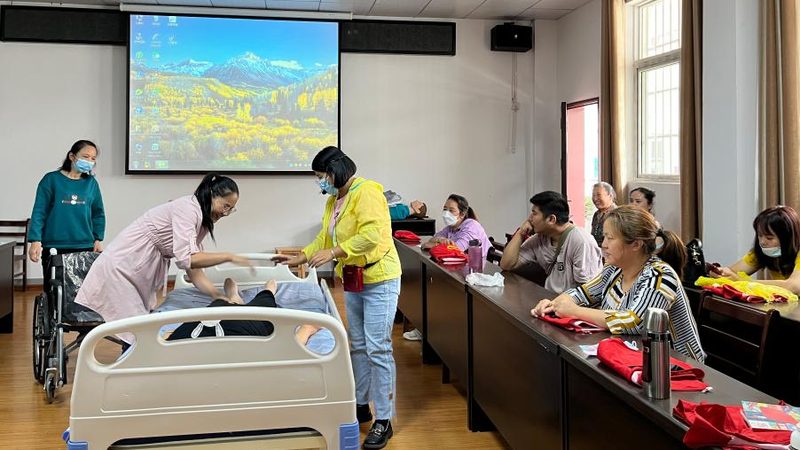 社区养老加盟：成功案例背后的关键要素解析